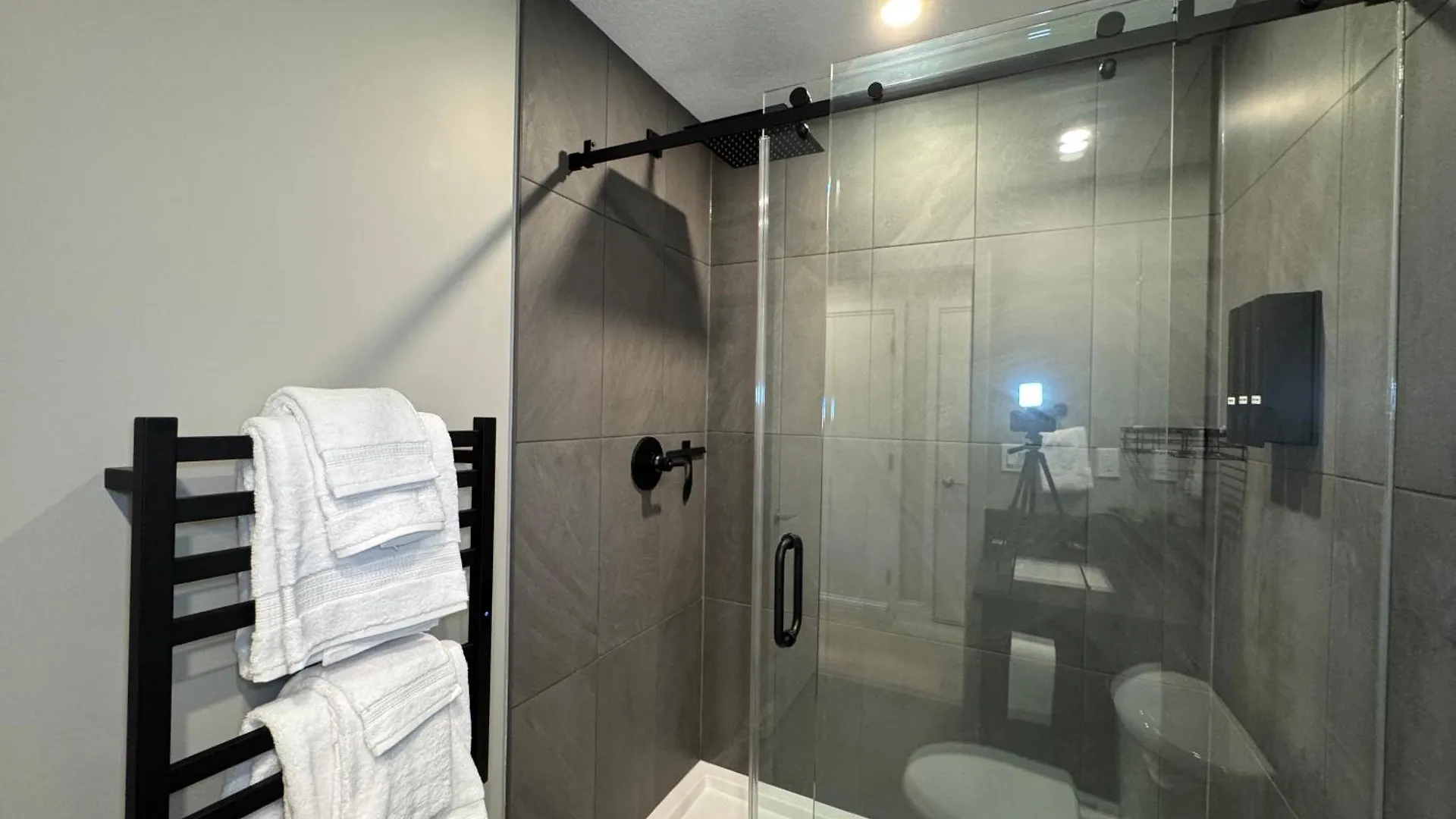 Appartamento 1Br Suite With Patio, Full Kitchen & Free Parking YYC