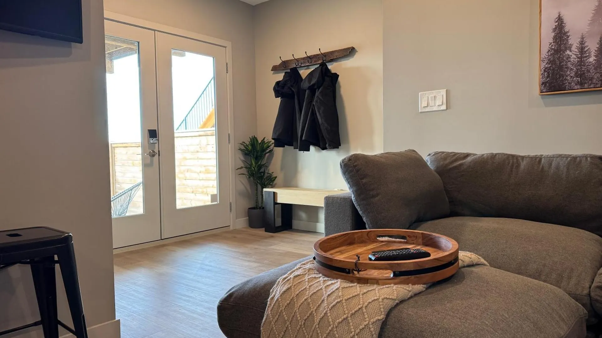 1Br Suite With Patio, Full Kitchen & Free Parking YYC 0*,  Canada