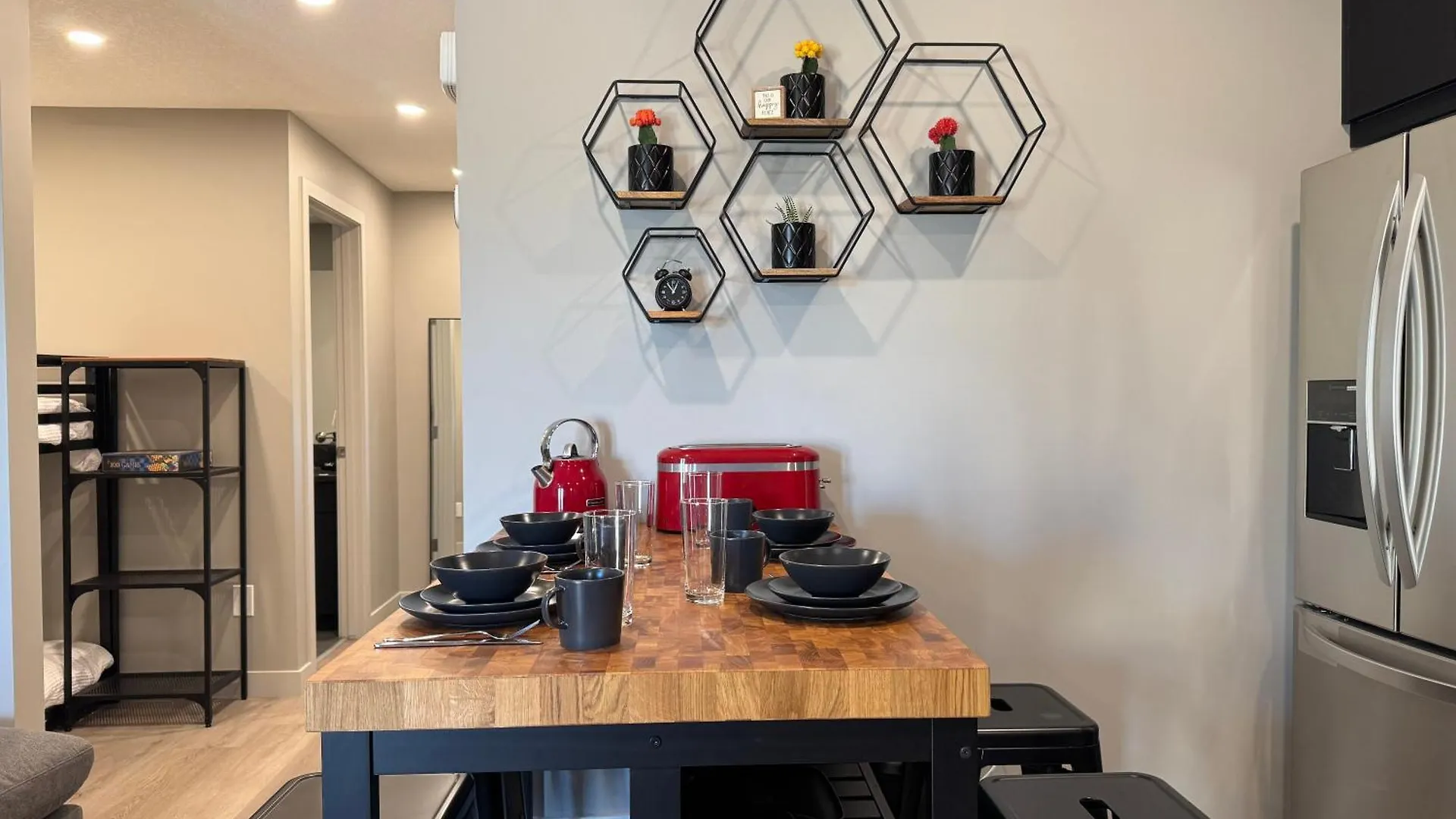 1Br Suite With Patio, Full Kitchen & Free Parking YYC Appartamento