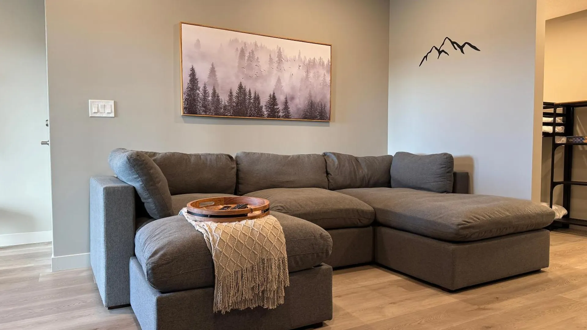 1Br Suite With Patio, Full Kitchen & Free Parking YYC 0*,